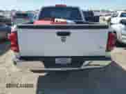 2007 Dodge 1500 SLT z VIN 1D7HA16217J521107, wystawiony jako Copart lot #63311714 z przebiegiem 162 428 mil mil oraz Szkoda całkowita • Salvage title. Historia ofert i sprzedaży dostępna na DreamBid. Obrazek 6.