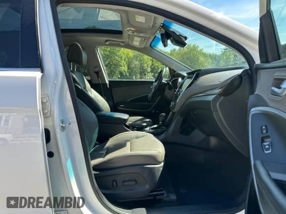 2019 Hyundai Santa Fe Limited Ultimate с VIN KM8SR4HF7KU307087, выставлен на аукционе Copart как лот 69593845 с пробегом 163 192 миль миль и Чистый • Clean title. История ставок и продаж доступна на DreamBid. Изображение 6.