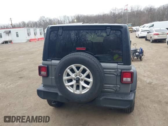 2023 Jeep Wrangler Sport S с VIN 1C4HJXDN0PW638934, выставлен на аукционе IAAI как лот 41719467 с пробегом 16 686 миль миль и . История ставок и продаж доступна на DreamBid. Изображение 17.