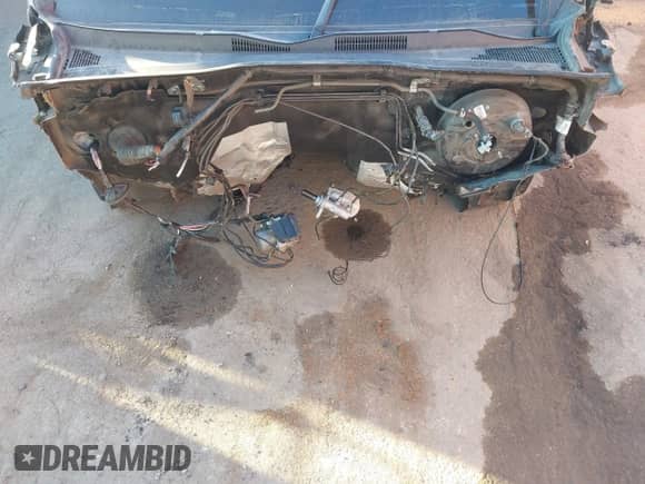 2018 Toyota Tacoma SR5 z VIN 3TMBZ5DN6JM017160, wystawiony jako IAAI lot #43423023 z przebiegiem 83 201 mil mil oraz . Historia ofert i sprzedaży dostępna na DreamBid. Obrazek 10.