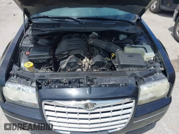 2010 Chrysler 300 Touring с VIN 2C3CA4CD4AH209663, выставлен на аукционе IAAI как лот 42690881 с пробегом 160 616 миль миль и . История ставок и продаж доступна на DreamBid. Изображение 10.