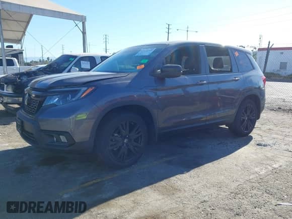 2021 Honda Passport Sport z VIN 5FNYF7H22MB014439, wystawiony jako IAAI lot #43172715 z przebiegiem 34 103 mil mil oraz . Historia ofert i sprzedaży dostępna na DreamBid. Obrazek 2.