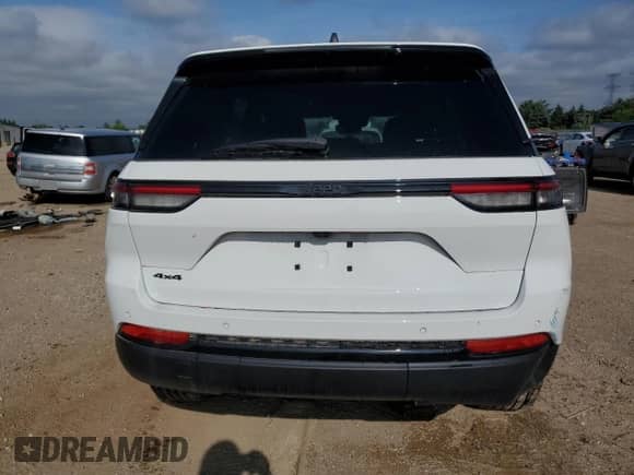 2024 Jeep Grand Cherokee Altitude with VIN 1C4RJHAG2R8576122, listed as a Copart auction lot 62868525 with 16,843 mi miles and Salvage title. Bid and sale history available at DreamBid. Image 6.