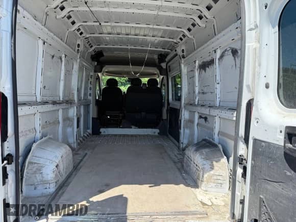 2020 Ram ProMaster Cargo z VIN 3C6TRVDG8LE114449, wystawiony jako Copart lot #63688845 z przebiegiem 216 893 mil mil oraz Czysty tytuł • Clean title. Historia ofert i sprzedaży dostępna na DreamBid. Obrazek 9.