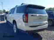 2021 Chevrolet Suburban Premier z VIN 1GNSKFKD5MR232530, wystawiony jako IAAI lot #42554269 z przebiegiem 92 365 mil mil oraz . Historia ofert i sprzedaży dostępna na DreamBid. Obrazek 3.