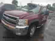 2007 Chevrolet Silverado 2500HD Work Truck z VIN 1GCHK29K07E512335, wystawiony jako IAAI lot #42687129 z przebiegiem 284 147 mil mil oraz . Historia ofert i sprzedaży dostępna na DreamBid. Obrazek 17.