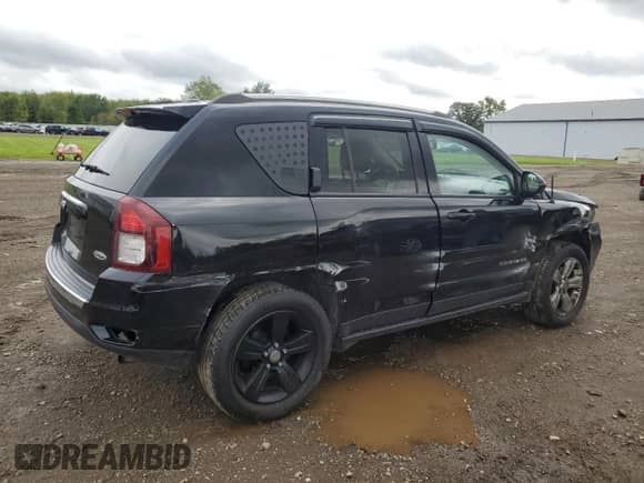 2015 Jeep Compass High Altitude z VIN 1C4NJDEB8FD117749, wystawiony jako Copart lot #71637085 z przebiegiem 60 318 mil mil oraz Szkoda całkowita • Salvage title. Historia ofert i sprzedaży dostępna na DreamBid. Obrazek 3.