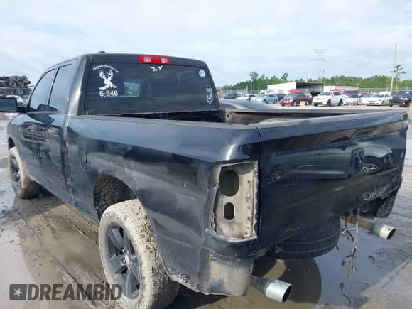 2014 Ram 1500 Express z VIN 1C6RR6FT0ES306832, wystawiony jako IAAI lot #42985013 z przebiegiem 174 624 mil mil oraz . Historia ofert i sprzedaży dostępna na DreamBid. Obrazek 3.