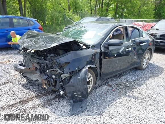 2013 Nissan Maxima SV z VIN 1N4AA5AP4DC801955, wystawiony jako IAAI lot #42341827 z przebiegiem 180 982 mil mil oraz . Historia ofert i sprzedaży dostępna na DreamBid. Obrazek 2.