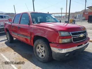 2006 Chevrolet Silverado 1500 LT3 with VIN 2GCEK13N561328721, listed as a IAAI auction lot 43274225 with 200,237 mi miles and . Bid and sale history available at DreamBid. Image 1.