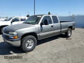 1999 Chevrolet Silverado 2500 LS с VIN 1GCGC29U2XE202665, выставлен на аукционе Copart как лот 73572134 с пробегом 206 210 миль миль и Списание • Salvage title. История ставок и продаж доступна на DreamBid. Изображение 1.