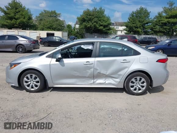 2024 Toyota Corolla LE with VIN 5YFB4MDE4RP108408, listed as a IAAI auction lot 43217106 with 11,693 mi miles and . Bid and sale history available at DreamBid. Image 14.