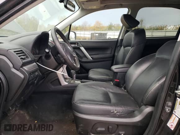 2014 Subaru Forester Limited z VIN JF2SJAHC0EH546933, wystawiony jako Copart lot #86251495 z przebiegiem 156 266 mil mil oraz Czysty tytuł • Clean title. Historia ofert i sprzedaży dostępna na DreamBid. Obrazek 7.