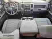 2019 Ram 1500 Tradesman z VIN 1C6RR6FGXKS514912, wystawiony jako Copart lot #70864885 z przebiegiem 180 346 mil mil oraz Szkoda całkowita • Salvage title. Historia ofert i sprzedaży dostępna na DreamBid. Obrazek 8.