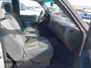 2003 Chevrolet Silverado 1500 LS с VIN 1GCEC19V13Z218093, выставлен на аукционе IAAI как лот 41016260 с пробегом 237 633 миль миль и . История ставок и продаж доступна на DreamBid. Изображение 5.