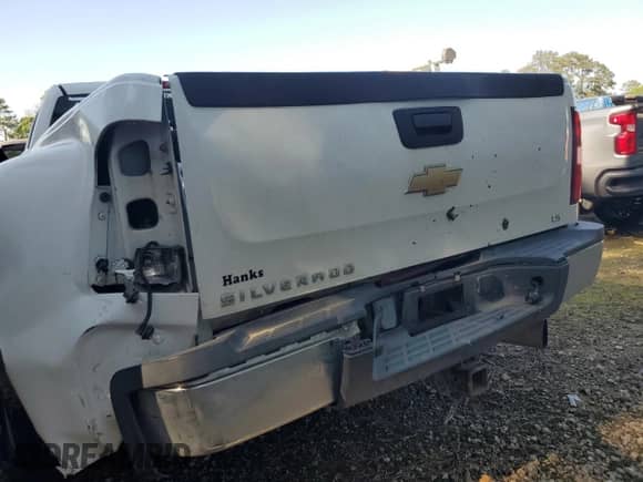 2009 Chevrolet Silverado 3500 с VIN 1GCJK73689F164646, выставлен на аукционе Copart как лот 50961335 с пробегом Не указан миль и Списание • Salvage title. История ставок и продаж доступна на DreamBid. Изображение 6.