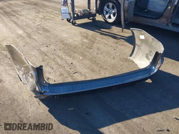 2017 Toyota Sienna LE Auto Access Seat z VIN 5TDKZ3DC8HS841108, wystawiony jako IAAI lot #42794957 z przebiegiem 106 466 mil mil oraz . Historia ofert i sprzedaży dostępna na DreamBid. Obrazek 12.