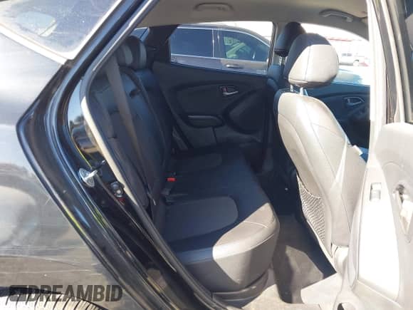 2014 Hyundai Tucson SE with VIN KM8JU3AG3EU925714, listed as a IAAI auction lot 43365574 with 39,987 mi miles and . Bid and sale history available at DreamBid. Image 8.