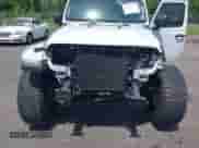 2021 Jeep Wrangler Unlimited Sahara Altitude z VIN 1C4HJXEN7MW518395, wystawiony jako IAAI lot #42484314 z przebiegiem 55 000 mil mil oraz . Historia ofert i sprzedaży dostępna na DreamBid. Obrazek 6.