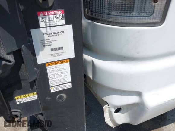 2011 Ford Econoline Cargo Commercial z VIN 1FTNS2EW8BDA45160, wystawiony jako IAAI lot #42143028 z przebiegiem 244 352 mil mil oraz . Historia ofert i sprzedaży dostępna na DreamBid. Obrazek 19.