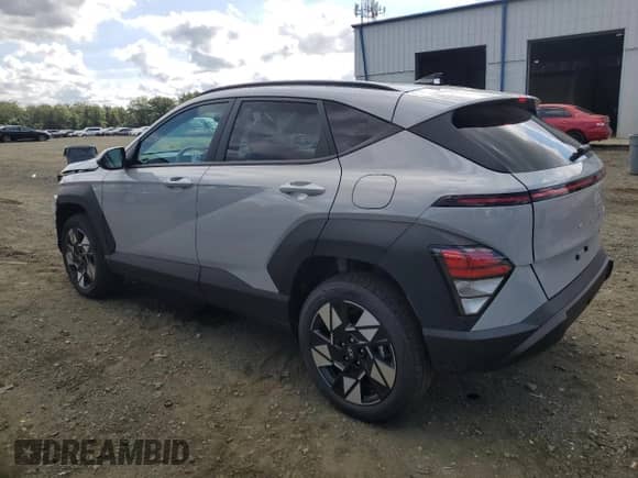 2025 Hyundai Kona SEL Convenience z VIN KM8HCCAB6SU220598, wystawiony jako Copart lot #72071775 z przebiegiem 2 521 mil mil oraz Szkoda całkowita • Salvage title. Historia ofert i sprzedaży dostępna na DreamBid. Obrazek 2.