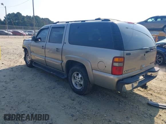 2000 Chevrolet Suburban LS with VIN 3GNEC16T0YG117077, listed as a IAAI auction lot 43236224 with 303,136 mi miles and . Bid and sale history available at DreamBid. Image 3.