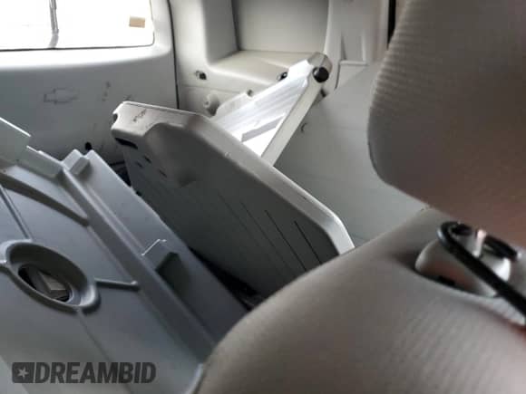 2011 Chevrolet HHR LS с VIN 3GCAAAFW8BS562713, выставлен на аукционе Copart как лот 74425354 с пробегом Не указан миль и На запчасти • Non repairable. История ставок и продаж доступна на DreamBid. Изображение 10.