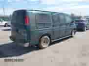 1998 Chevrolet Express Cargo YF7 z VIN 1GBFG15R2W1038615, wystawiony jako IAAI lot #41863919 z przebiegiem 254 288 mil mil oraz . Historia ofert i sprzedaży dostępna na DreamBid. Obrazek 4.