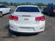 2015 Chevrolet Malibu LT z VIN 1G11D5SLXFF260725, wystawiony jako IAAI lot #43235655 z przebiegiem 217 363 mil mil oraz . Historia ofert i sprzedaży dostępna na DreamBid. Obrazek 16.