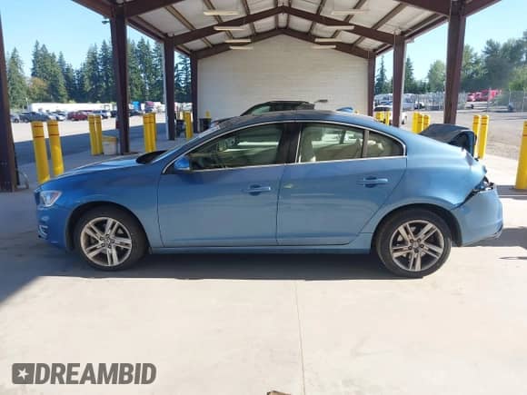 2015 Volvo S60 T5 Drive-E Premier with VIN YV126MFB2F1313006, listed as a IAAI auction lot 42654814 with Not provided miles and . Bid and sale history available at DreamBid. Image 13.