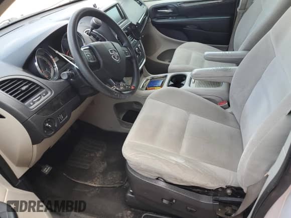 2015 Dodge Grand Caravan SXT z VIN 2C4RDGCG6FR617253, wystawiony jako Copart lot #89805945 z przebiegiem 90 042 mil mil oraz Czysty tytuł • Clean title. Historia ofert i sprzedaży dostępna na DreamBid. Obrazek 7.