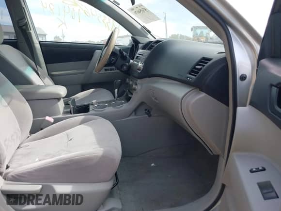 2008 Toyota Highlander with VIN JTEES41A382104184, listed as a IAAI auction lot 43354670 with 197,347 mi miles and . Bid and sale history available at DreamBid. Image 5.