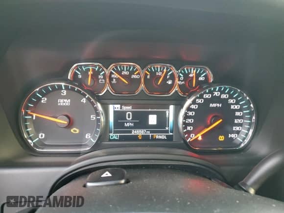 2019 Chevrolet Suburban LT с VIN 1GNSKHKC3KR334859, выставлен на аукционе Copart как лот 43214155 с пробегом 246 587 миль миль и Списание • Salvage title. История ставок и продаж доступна на DreamBid. Изображение 9.