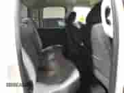 2023 Ram 1500 Tradesman z VIN 1C6RR7FT7PS527773, wystawiony jako Copart lot #44564895 z przebiegiem 46 041 mil mil oraz Czysty tytuł • Clean title. Historia ofert i sprzedaży dostępna na DreamBid. Obrazek 10.