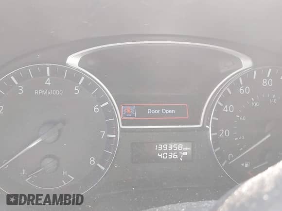 2014 Nissan Pathfinder SV with VIN 5N1AR2MM6EC608190, listed as a IAAI auction lot 42501563 with 139,358 mi miles and . Bid and sale history available at DreamBid. Image 7.