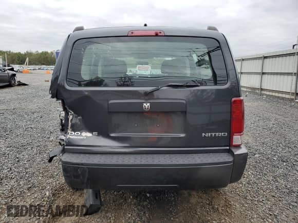 2011 Dodge Nitro SE with VIN 1D4PU2GK0BW515170, listed as a Copart auction lot 81560435 with 145,882 mi miles and Salvage title. Bid and sale history available at DreamBid. Image 6.