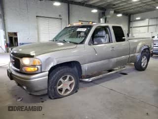 2002 GMC Sierra 1500 Denali z VIN 2GTFK69U021173036, wystawiony jako Copart lot #51416215 z przebiegiem 316 034 mil mil oraz Szkoda całkowita • Salvage title. Historia ofert i sprzedaży dostępna na DreamBid. Obrazek 1.