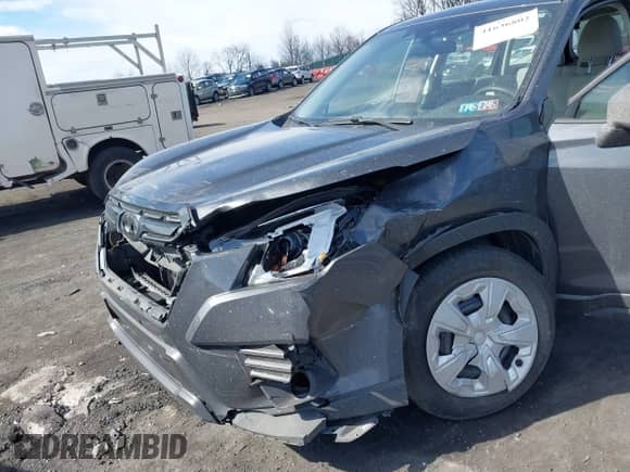 2022 Subaru Forester z VIN JF2SKAAC9NH410405, wystawiony jako IAAI lot #41636802 z przebiegiem 87 056 mil mil oraz . Historia ofert i sprzedaży dostępna na DreamBid. Obrazek 6.