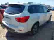 2020 Nissan Pathfinder SL z VIN 5N1DR2CN2LC607994, wystawiony jako IAAI lot #42828226 z przebiegiem 113 332 mil mil oraz . Historia ofert i sprzedaży dostępna na DreamBid. Obrazek 4.