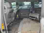 2005 Toyota Sienna XLE z VIN 5TDBA22C65S047496, wystawiony jako Copart lot #65674385 z przebiegiem 175 585 mil mil oraz Szkoda całkowita • Salvage title. Historia ofert i sprzedaży dostępna na DreamBid. Obrazek 11.