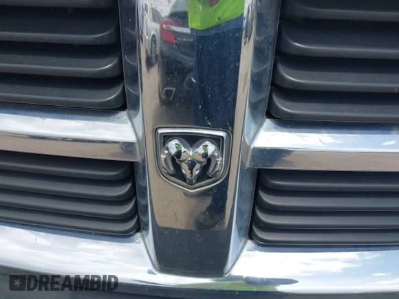 2005 Dodge Durango SXT z VIN 1D4HD38N95F620412, wystawiony jako IAAI lot #42455965 z przebiegiem 162 477 mil mil oraz . Historia ofert i sprzedaży dostępna na DreamBid. Obrazek 6.