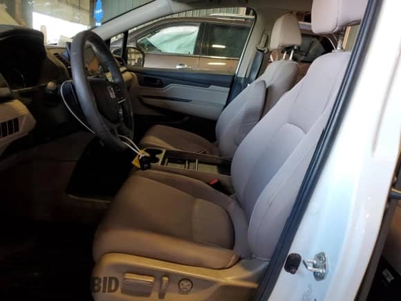 2022 Honda Odyssey EX z VIN 5FNRL6H50NB043263, wystawiony jako Copart lot #70494675 z przebiegiem 41 643 mil mil oraz Szkoda całkowita • Salvage title. Historia ofert i sprzedaży dostępna na DreamBid. Obrazek 7.