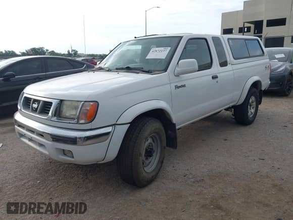 1999 Nissan Frontier XE с VIN 1N6ED26Y3XC307297, выставлен на аукционе IAAI как лот 42872137 с пробегом 201 053 миль миль и . История ставок и продаж доступна на DreamBid. Изображение 2.