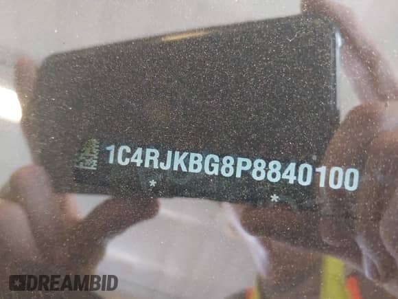 2023 Jeep Grand Cherokee Limited z VIN 1C4RJKBG8P8840100, wystawiony jako IAAI lot #43244982 z przebiegiem 32 298 mil mil oraz . Historia ofert i sprzedaży dostępna na DreamBid. Obrazek 17.