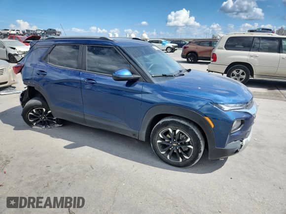 2021 Chevrolet TrailBlazer LT with VIN KL79MPS22MB050831, listed as a Copart auction lot 81732945 with 82,637 mi miles and Salvage title. Bid and sale history available at DreamBid. Image 4.