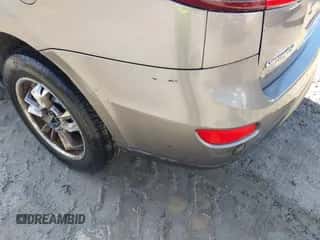 2012 Hyundai Santa Fe GLS z VIN 5XYZGDAB2CG130256, wystawiony jako IAAI lot #43400835 z przebiegiem 284 569 mil mil oraz . Historia ofert i sprzedaży dostępna na DreamBid. Obrazek 6.