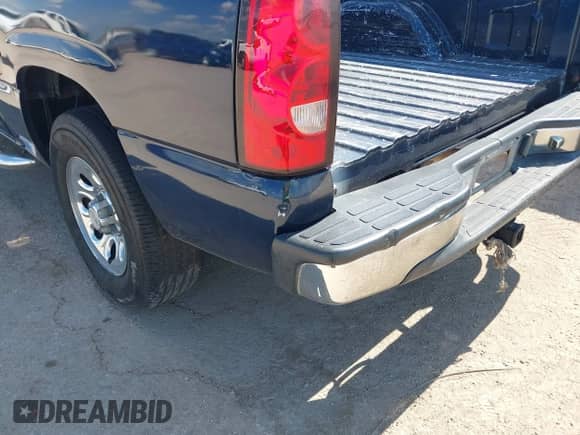 2006 Chevrolet Silverado 1500 LT1 z VIN 2GCEC13T861104368, wystawiony jako IAAI lot #43391074 z przebiegiem 264 407 mil mil oraz . Historia ofert i sprzedaży dostępna na DreamBid. Obrazek 13.
