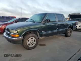 2001 Chevrolet S-10 LS с VIN 1GCDT13W41K219645, выставлен на аукционе Copart как лот 77143144 с пробегом 159 803 миль миль и Списание • Salvage title. История ставок и продаж доступна на DreamBid. Изображение 1.