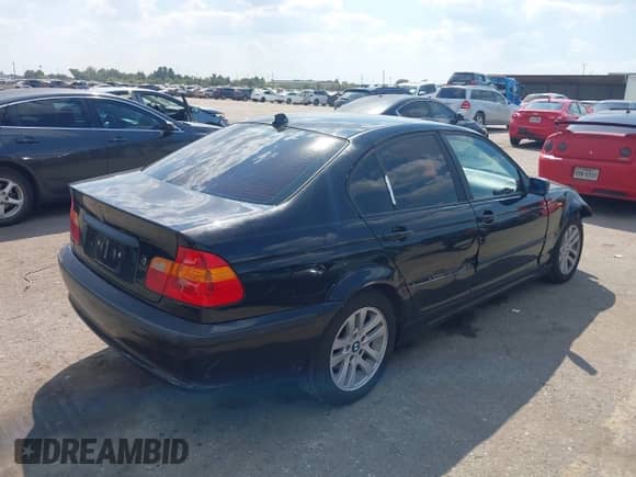 2004 BMW 3 Series 325i с VIN WBAEV33434KR27072, выставлен на аукционе IAAI как лот 43345034 с пробегом 150 731 миль миль и . История ставок и продаж доступна на DreamBid. Изображение 4.