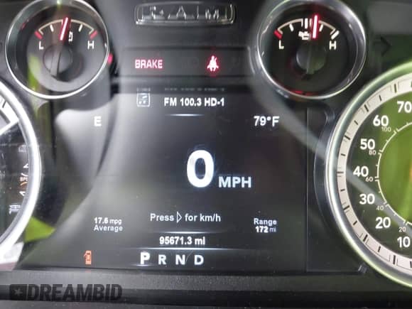 2018 Ram 1500 Big Horn z VIN 1C6RR7LG7JS255577, wystawiony jako IAAI lot #41931201 z przebiegiem 95 671 mil mil oraz . Historia ofert i sprzedaży dostępna na DreamBid. Obrazek 15.